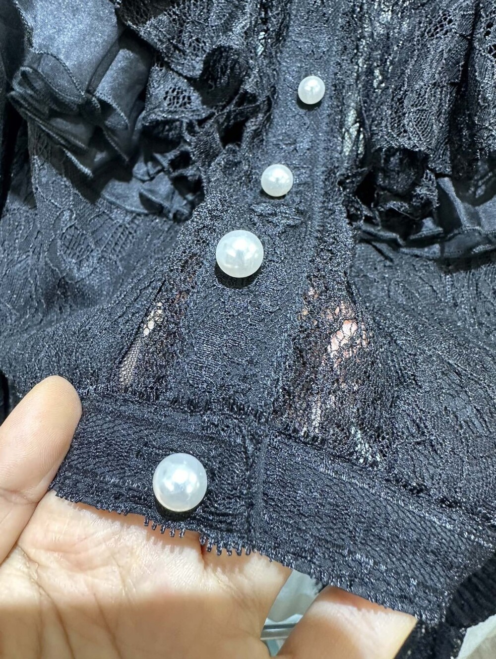 Alice + Olivia DELPHA RUFFLE LACE BLOUSON SLEEVE CROPPED TOP5 - Picture 8 of 9